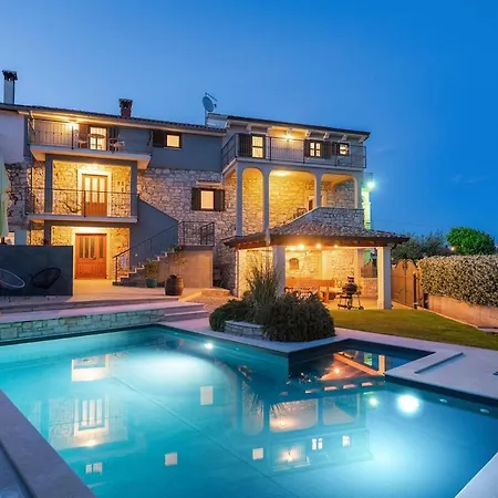 Casa Carolina With Pool Dračevac