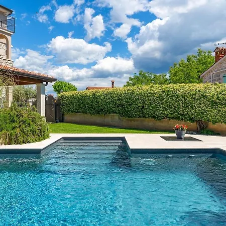 Casa Carolina With Pool Prázdninový dům