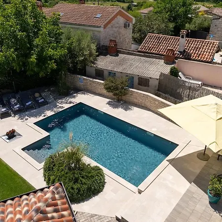 Casa Carolina With Pool Prázdninový dům Dračevac