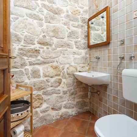 Casa Carolina With Pool Prázdninový dům Dračevac