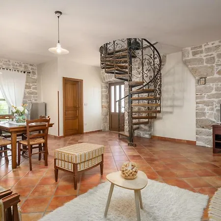 Casa Carolina With Pool Dračevac