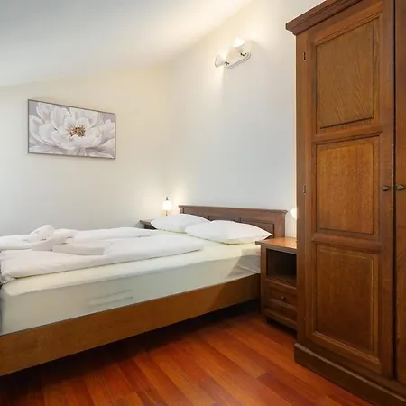 Casa Carolina With Pool Dračevac