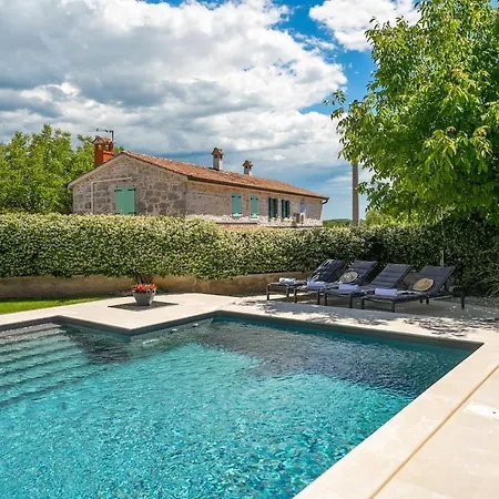 Prázdninový dům Casa Carolina With Pool Dračevac